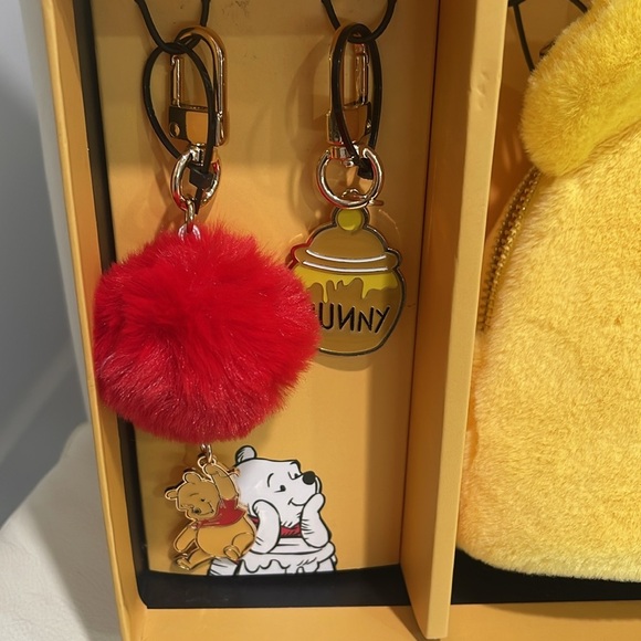 Disney Winnie the Pooh Gold/Black 2 Interchangeable Bag Charms/Crossbody Bag - Picture 3 of 5